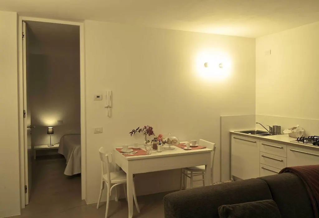 Casa Ester Feltre 0*,